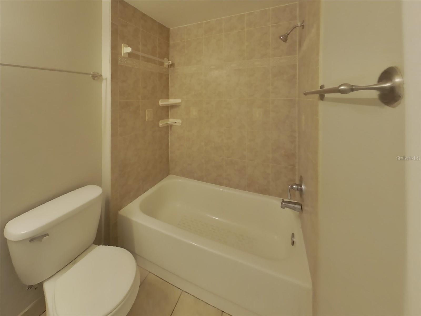 MULRENNAN GROVES NORTH SUB - Residential Lease