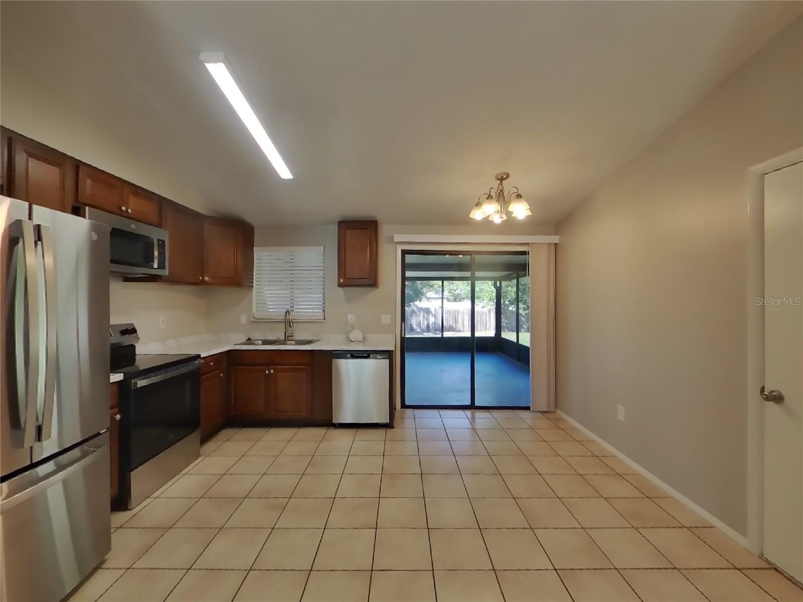 MULRENNAN GROVES NORTH SUB - Residential Lease