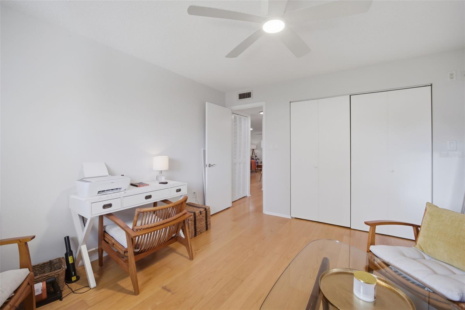 RIVER OAKS APTS SEC A - Residential