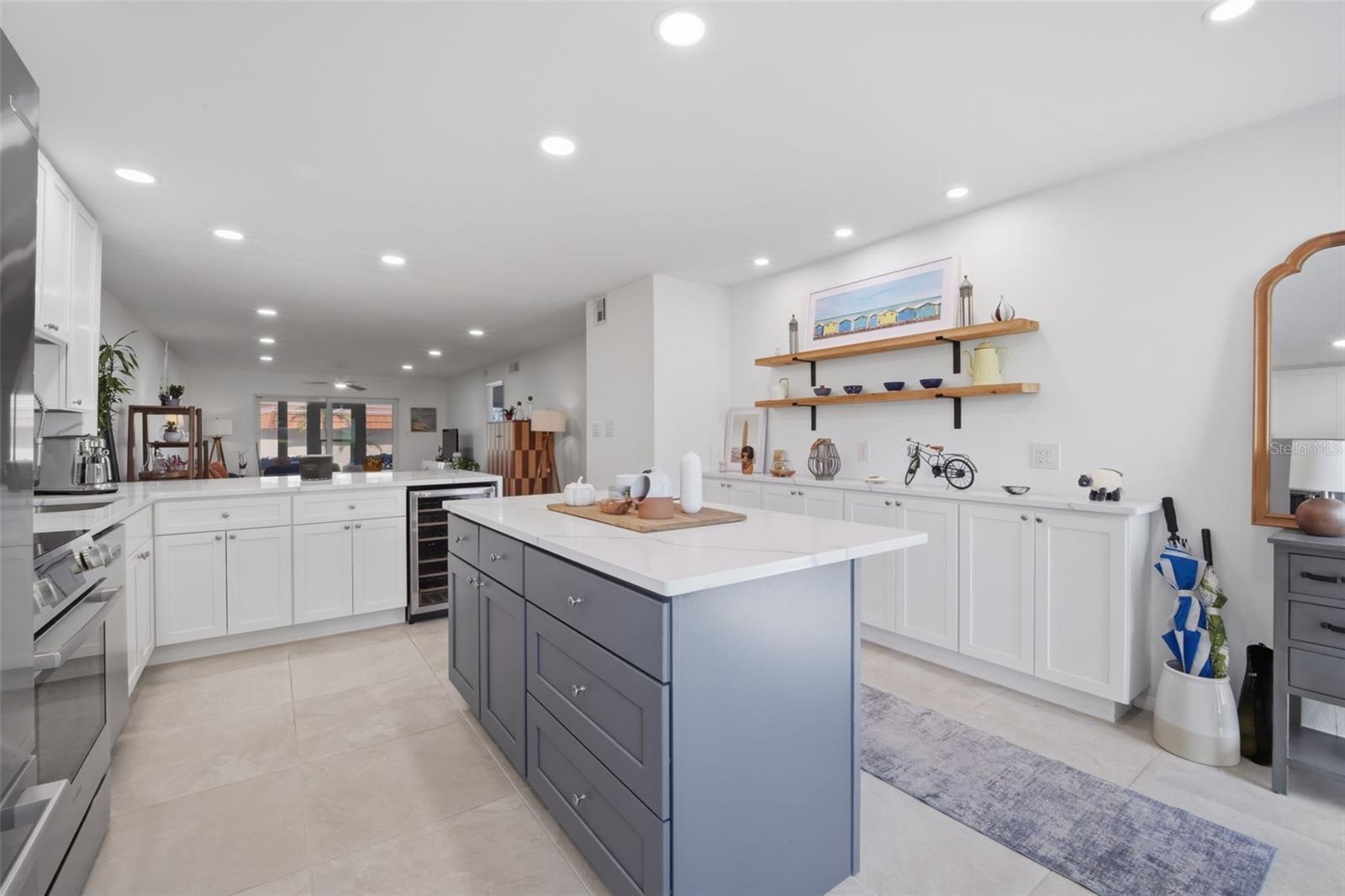 RIVER OAKS APTS SEC A - Residential