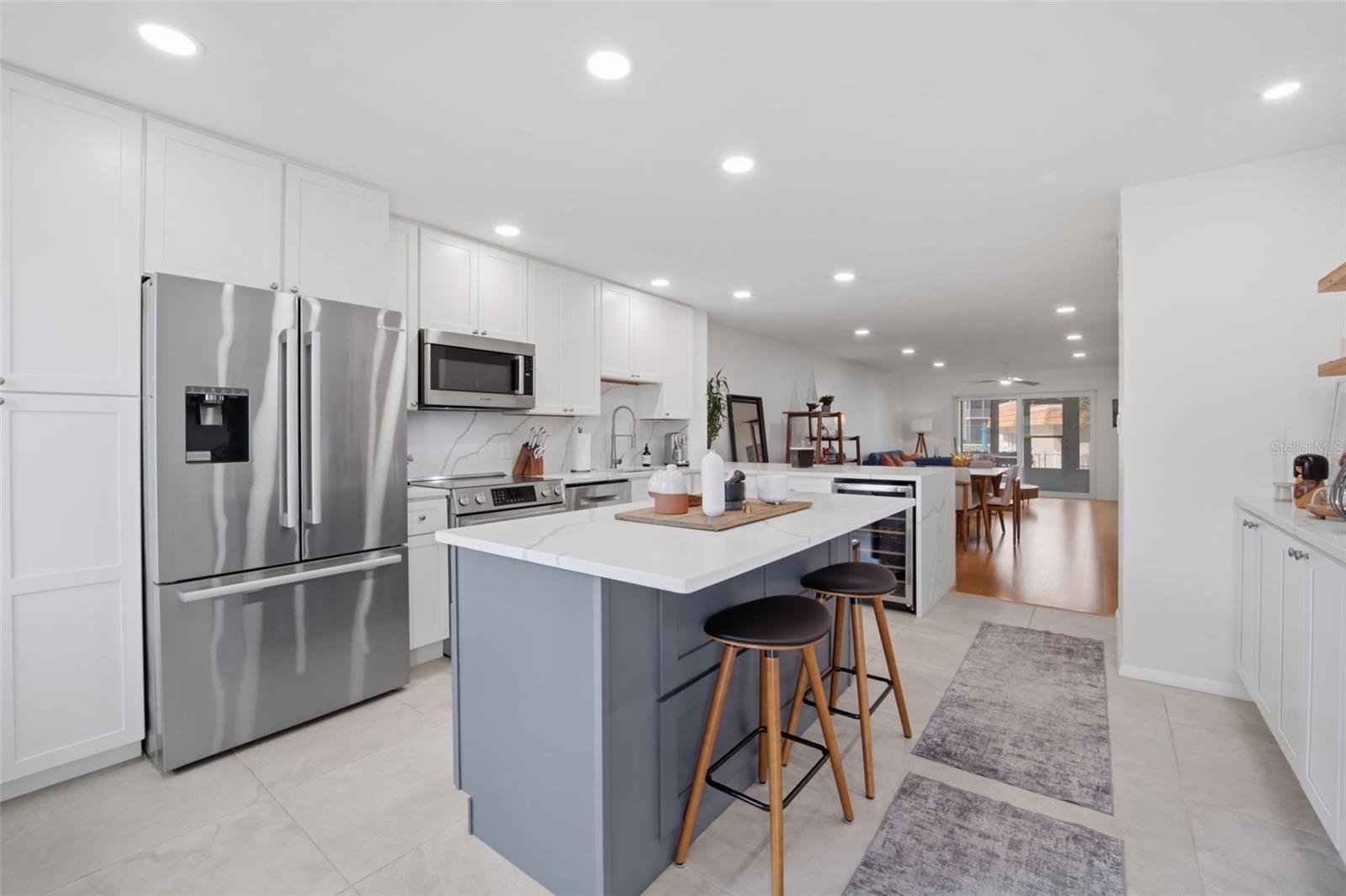 RIVER OAKS APTS SEC A - Residential