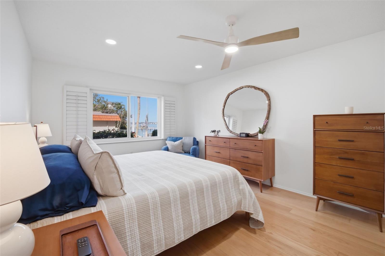 RIVER OAKS APTS SEC A - Residential