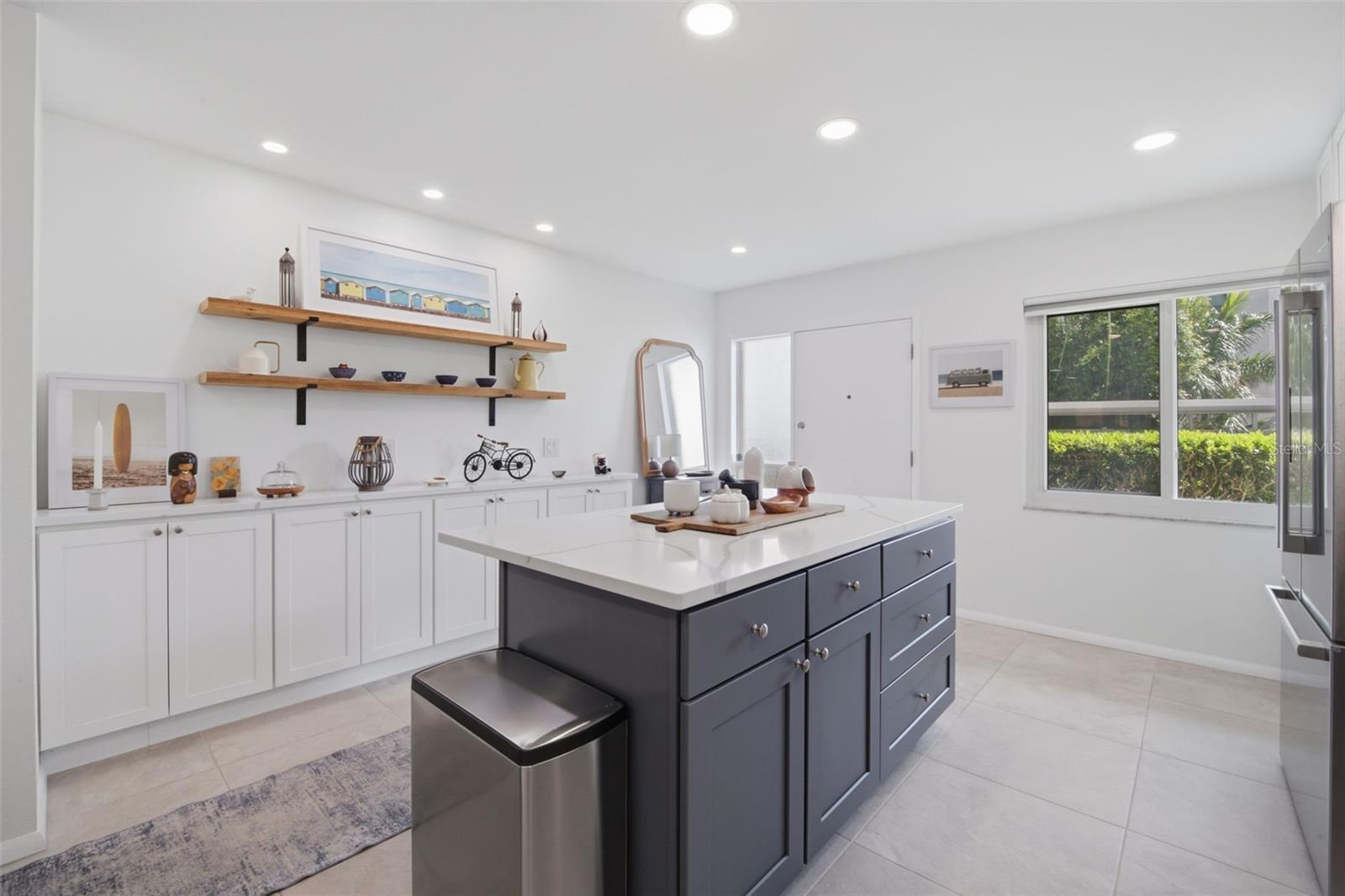 RIVER OAKS APTS SEC A - Residential