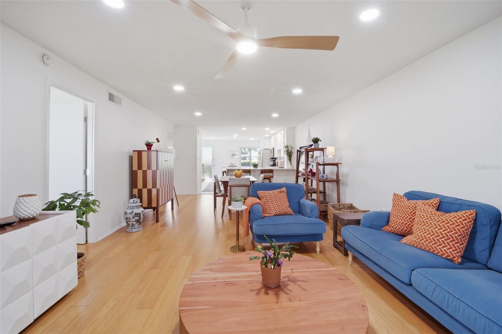 RIVER OAKS APTS SEC A - Residential