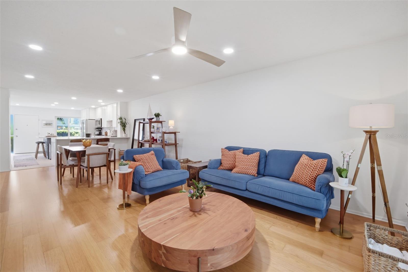 RIVER OAKS APTS SEC A - Residential