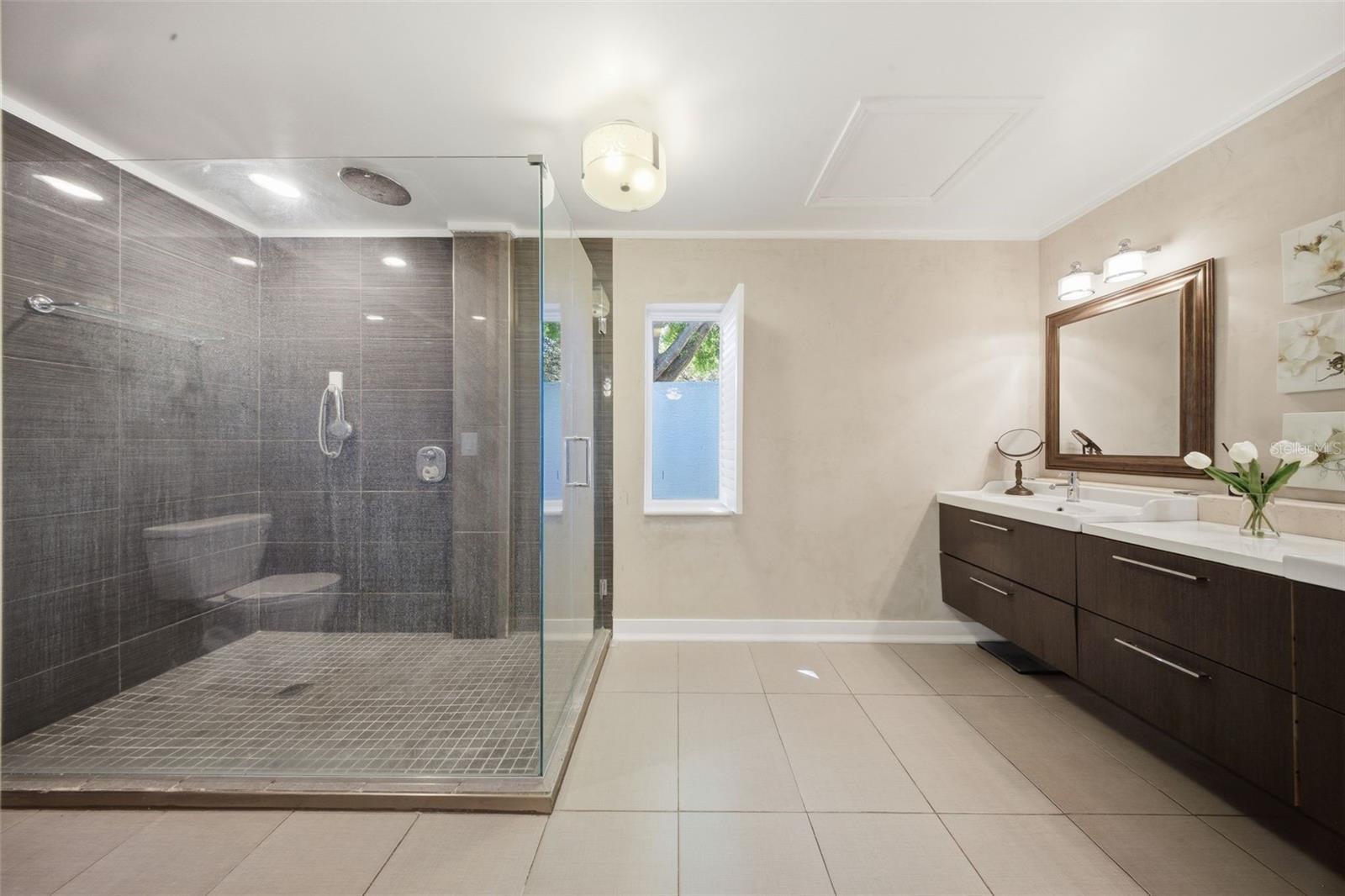 GRANADA VILLAS PH 04 - Residential