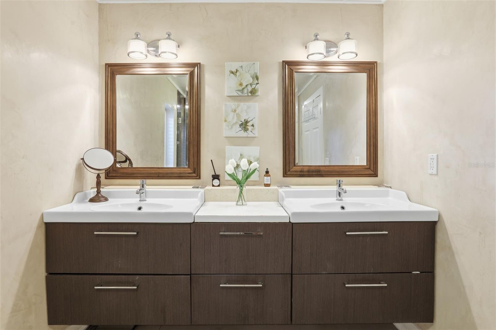 GRANADA VILLAS PH 04 - Residential