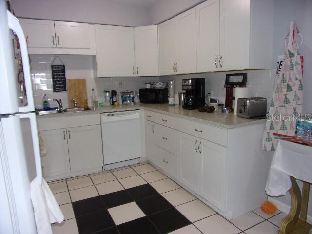 SOUTHWOOD MANOR - Residential Lease