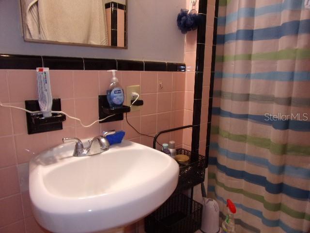 SOUTHWOOD MANOR - Residential Lease