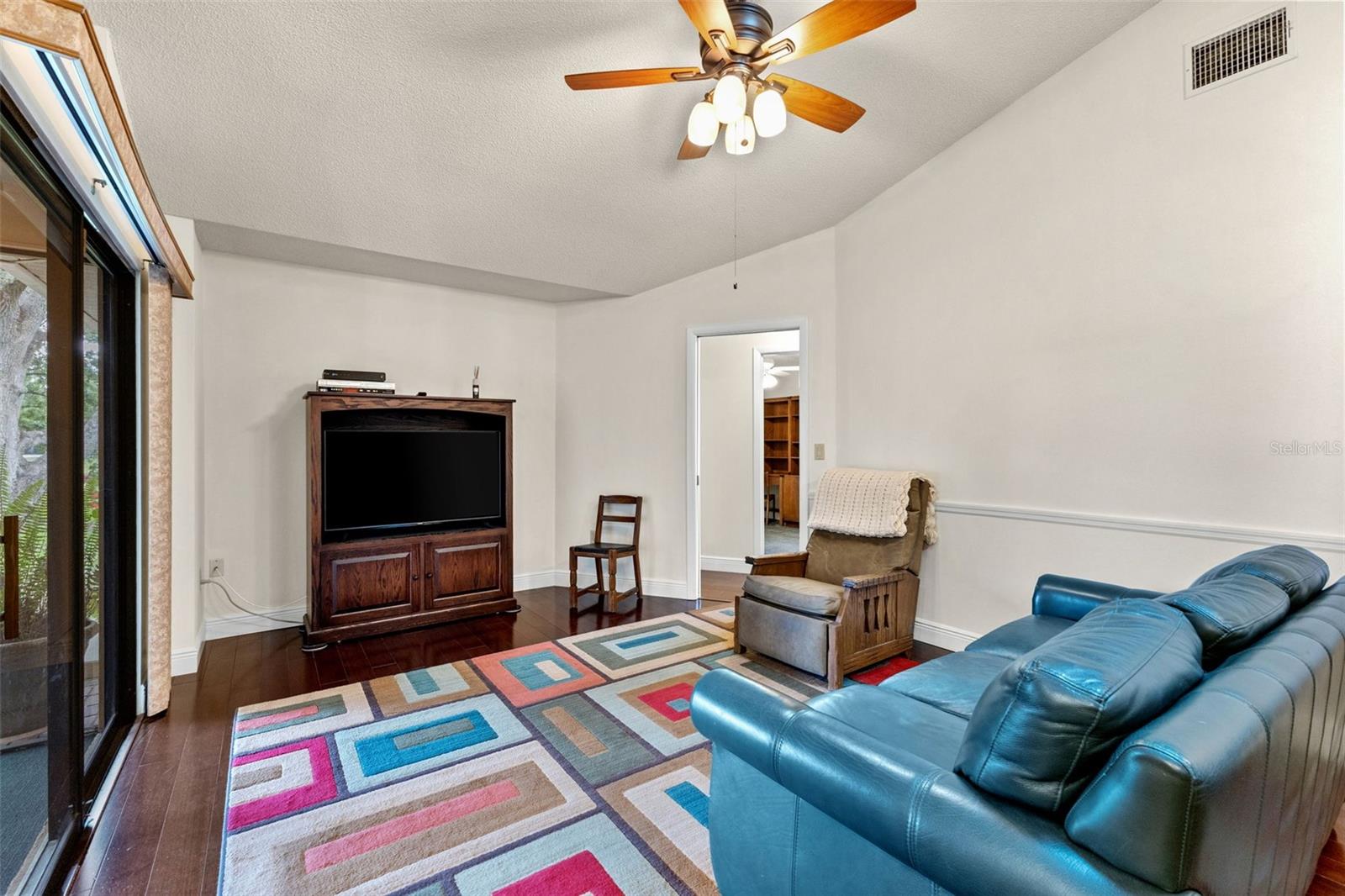 COLONIAL OAKS - Residential