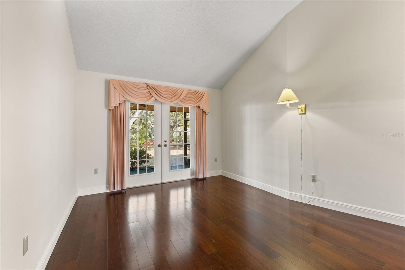 COLONIAL OAKS - Residential