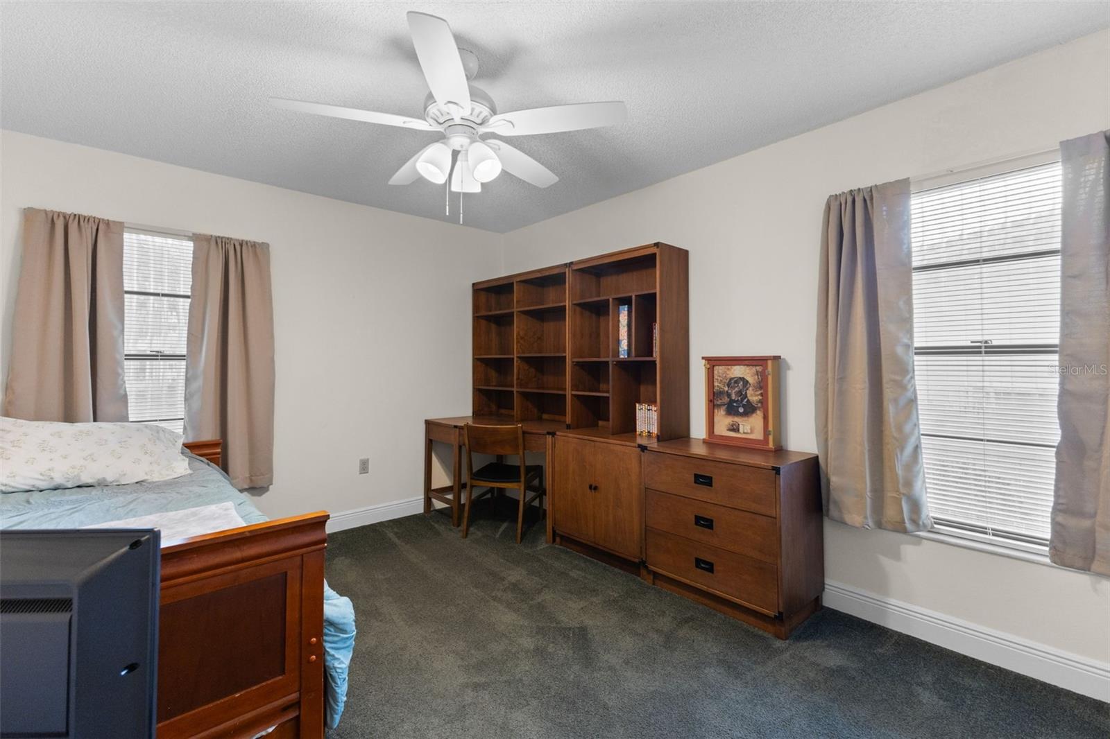 COLONIAL OAKS - Residential