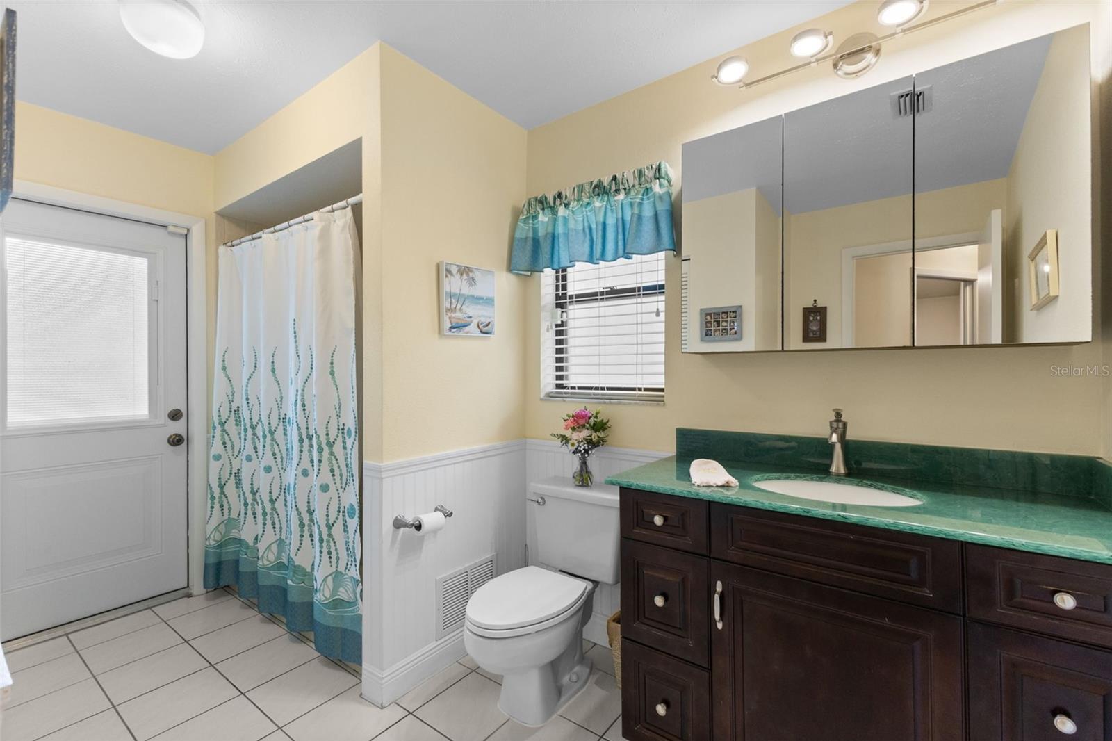 COLONIAL OAKS - Residential