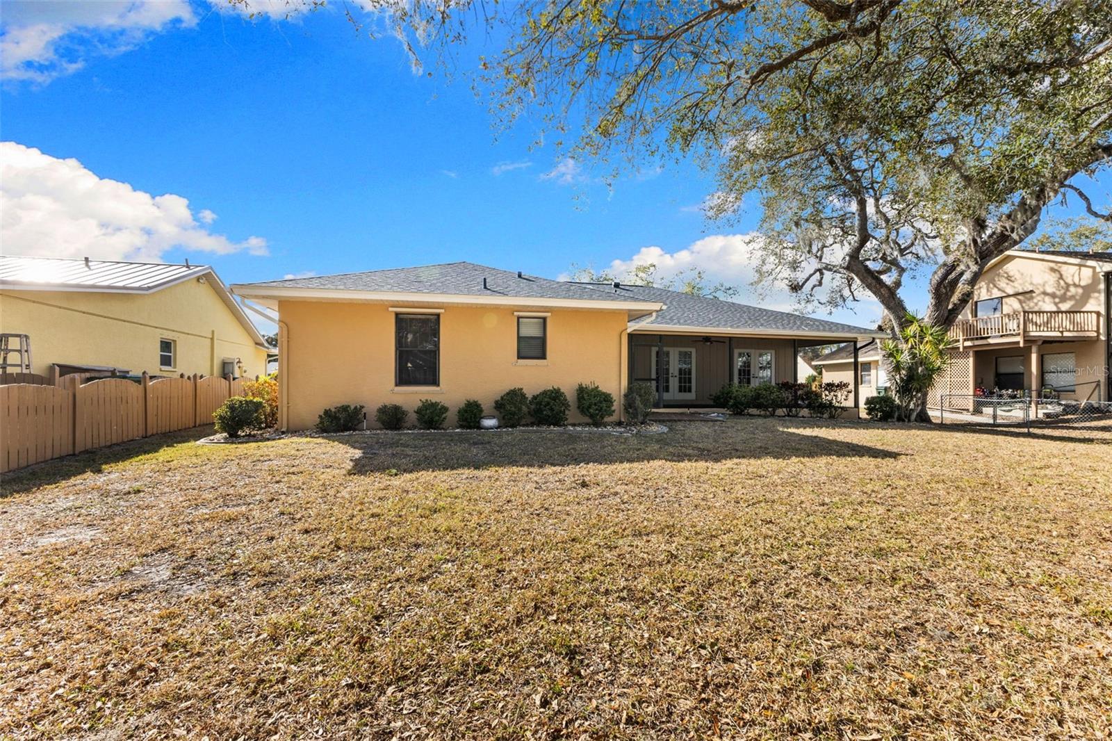 COLONIAL OAKS - Residential