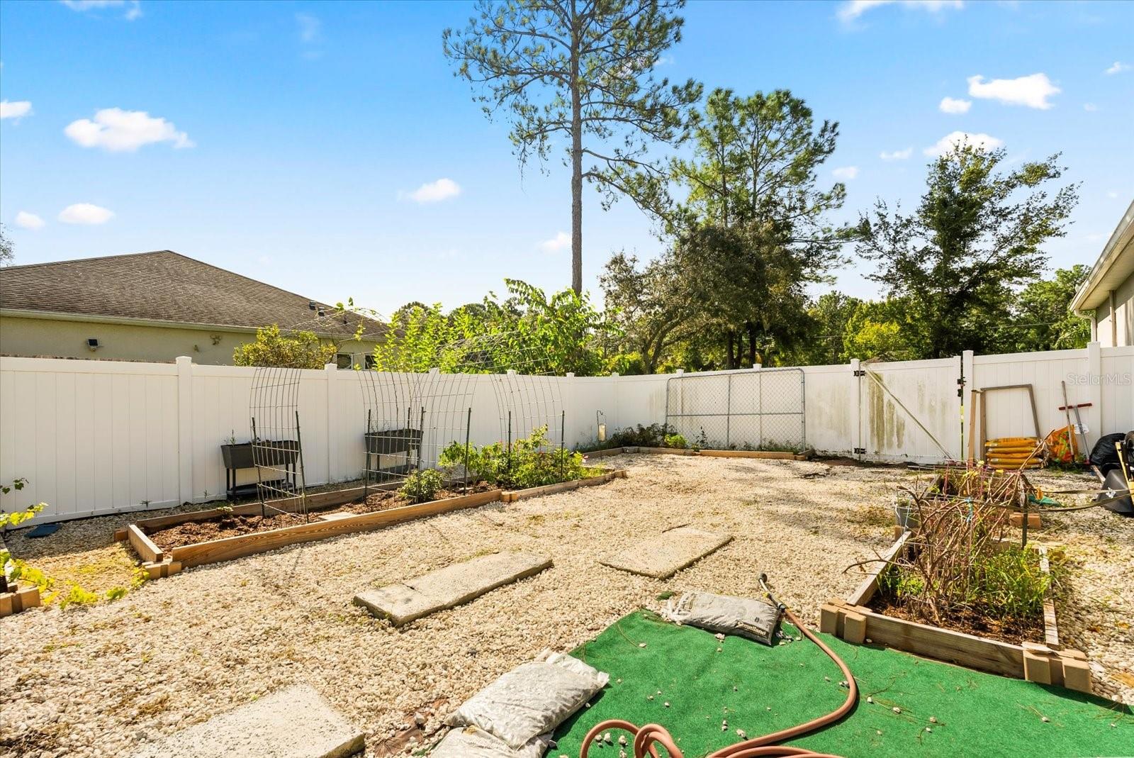 ST JOHNS RIVER ESTATES UNIT 01 - Residential