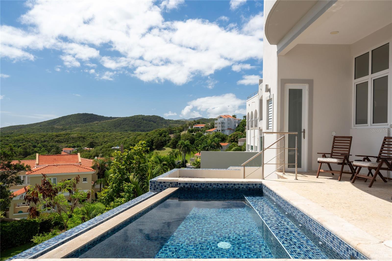 SHELL CASTLE CLUB - Residential