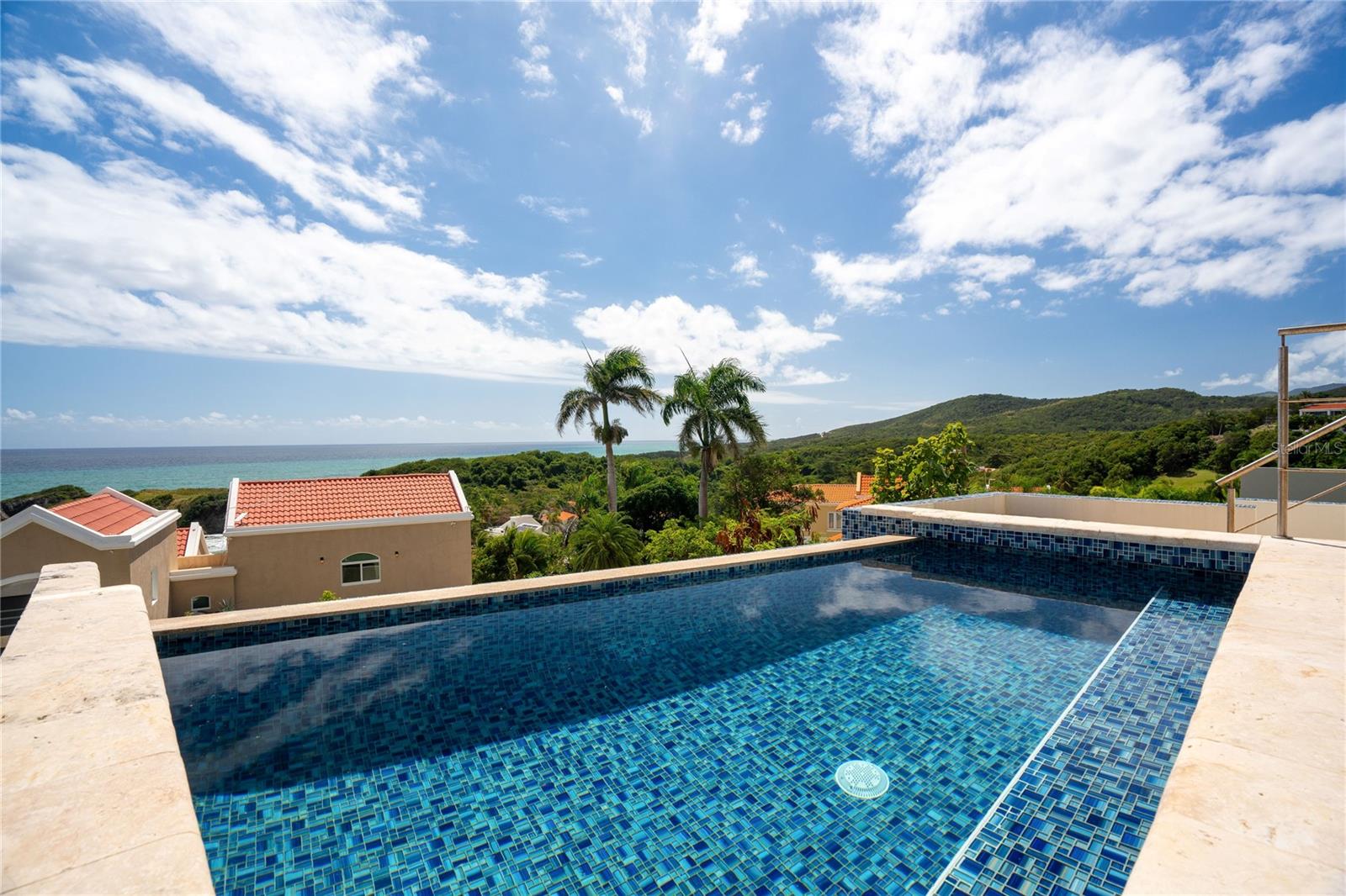 SHELL CASTLE CLUB - Residential