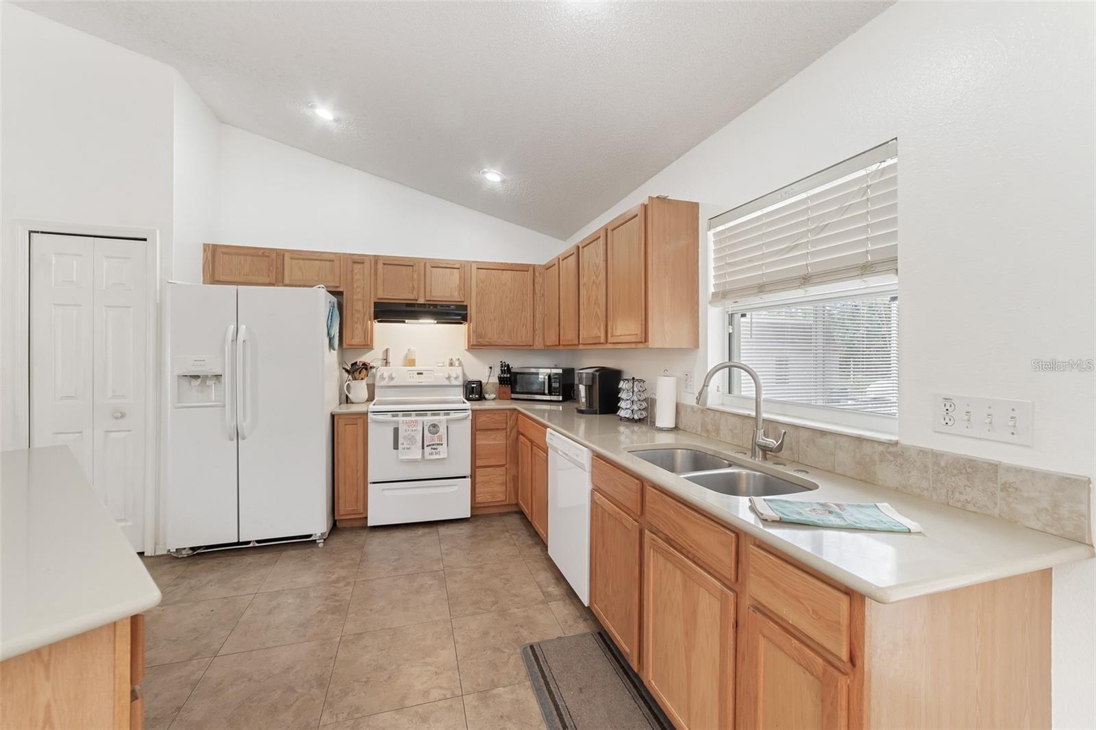 LEESBURG VILLAGE AT LAKE POINT LT 66 PH 05 - Residential