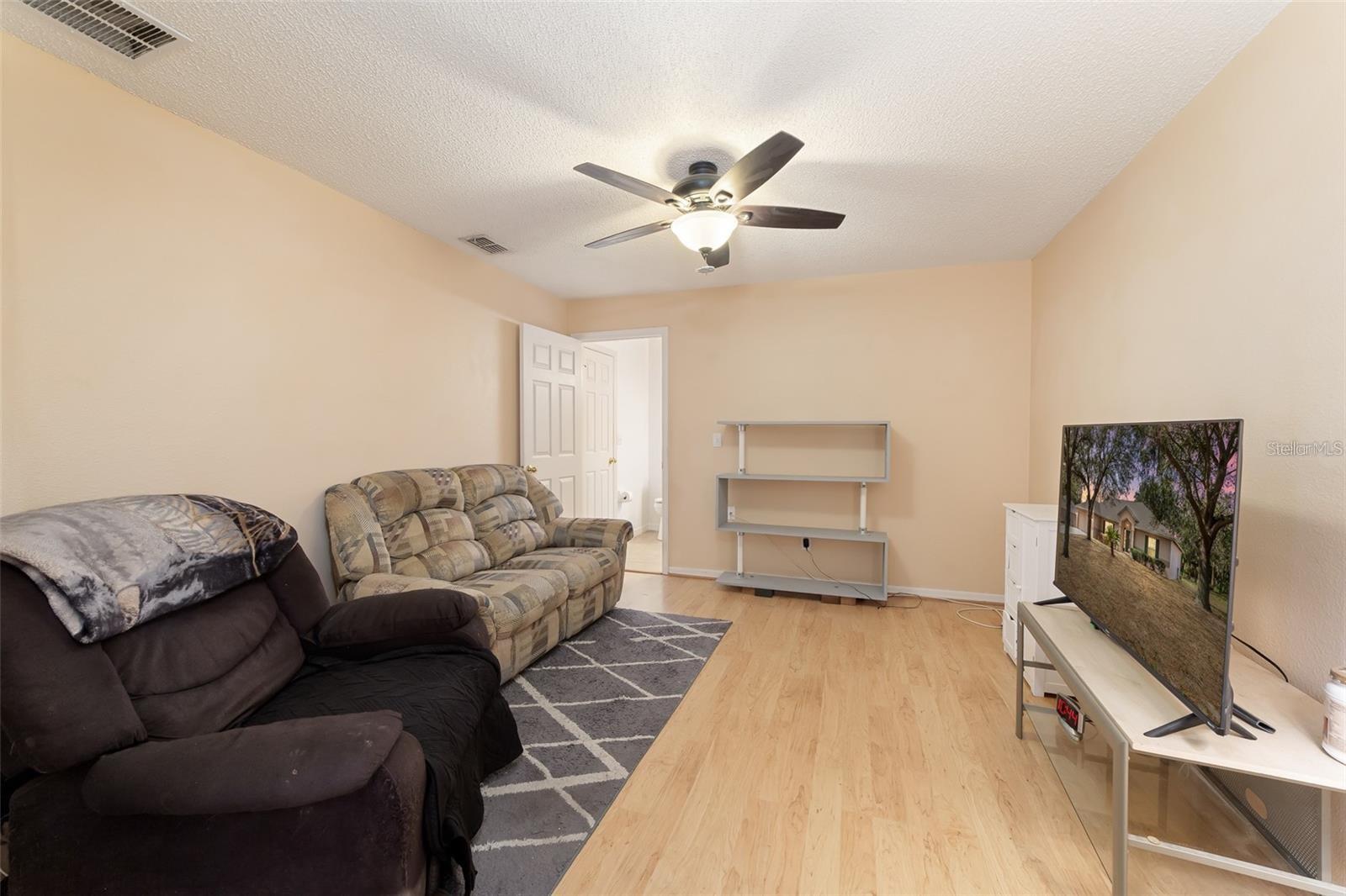 LEESBURG VILLAGE AT LAKE POINT LT 66 PH 05 - Residential