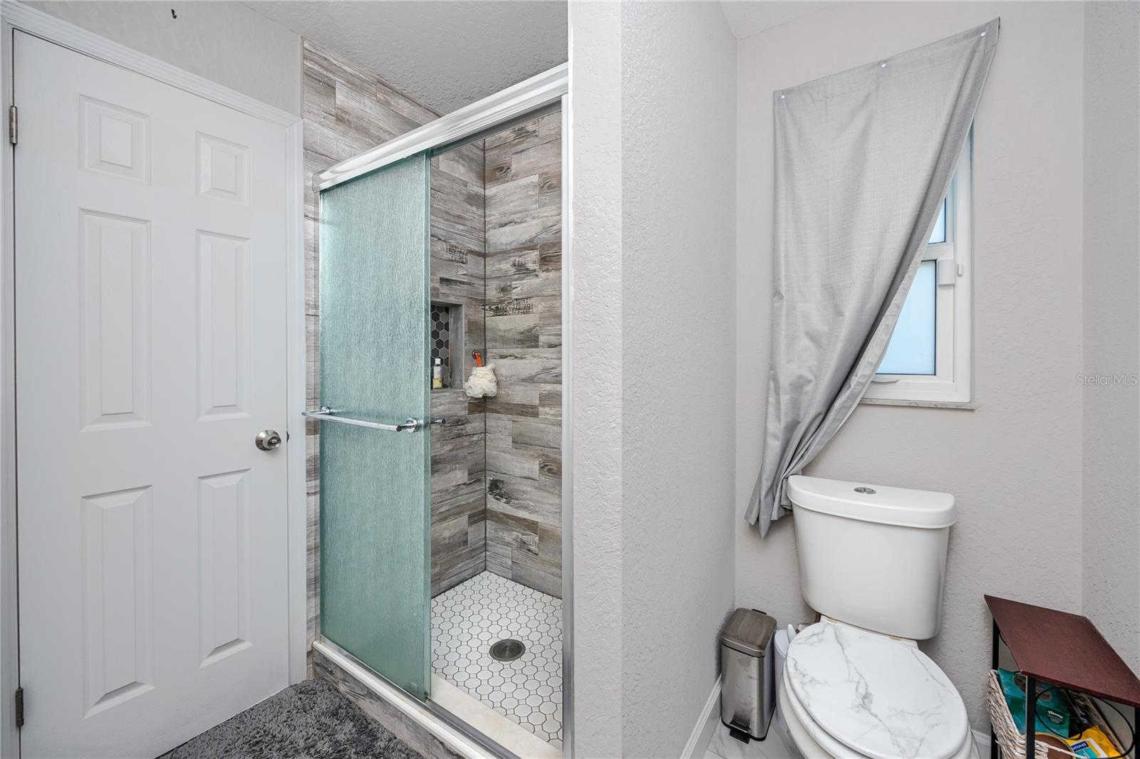 MONTCLAIR LAKE ESTATES - Residential