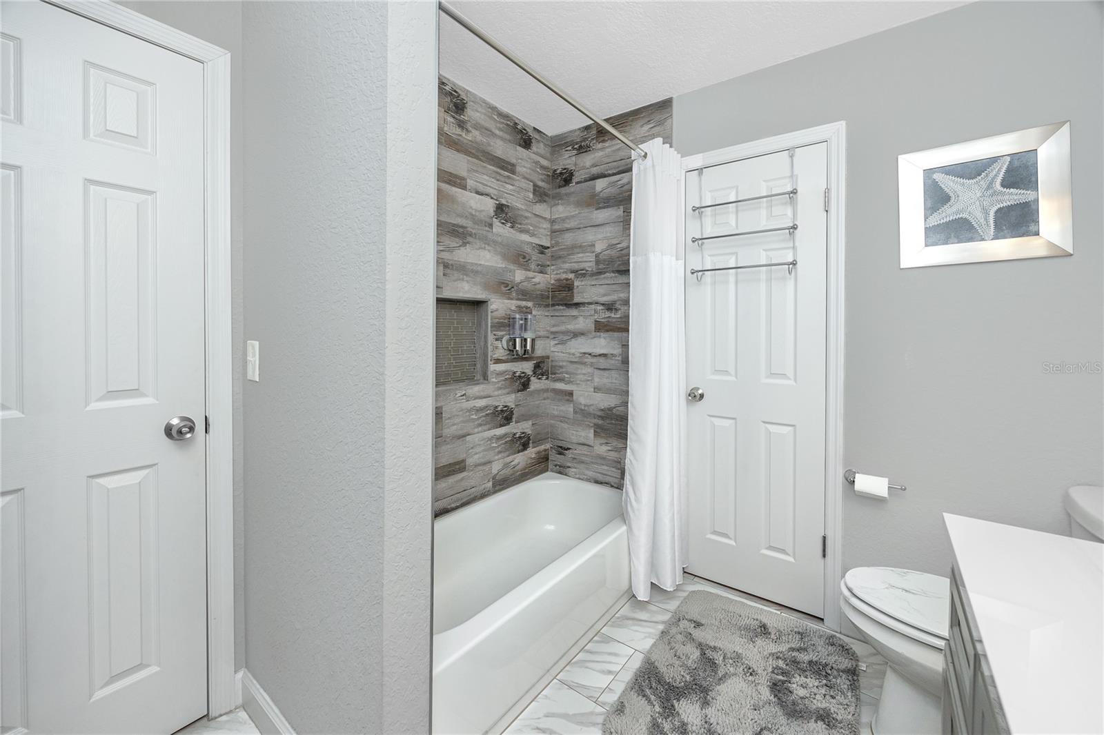 MONTCLAIR LAKE ESTATES - Residential