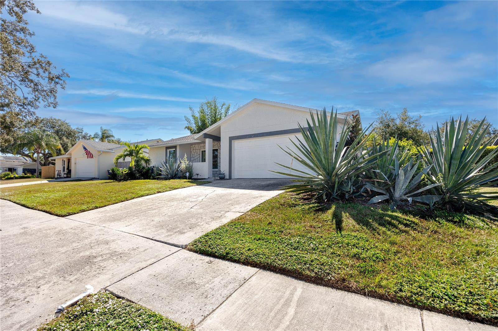 MONTCLAIR LAKE ESTATES - Residential