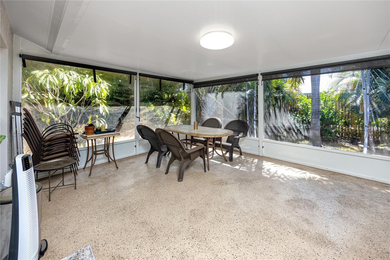 MONTCLAIR LAKE ESTATES - Residential