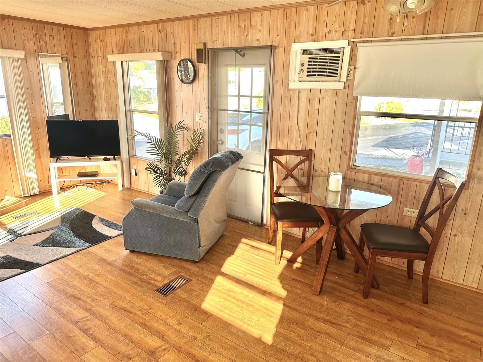 8300 SEMINOLE BOULEVARD 318