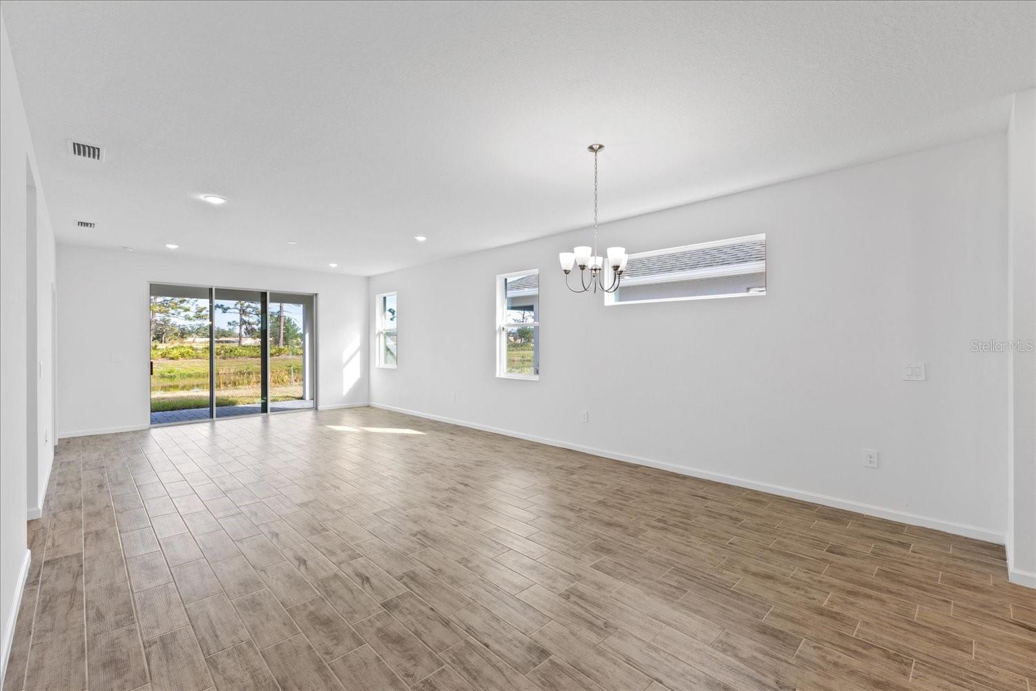 9576 VIBRANT LANE