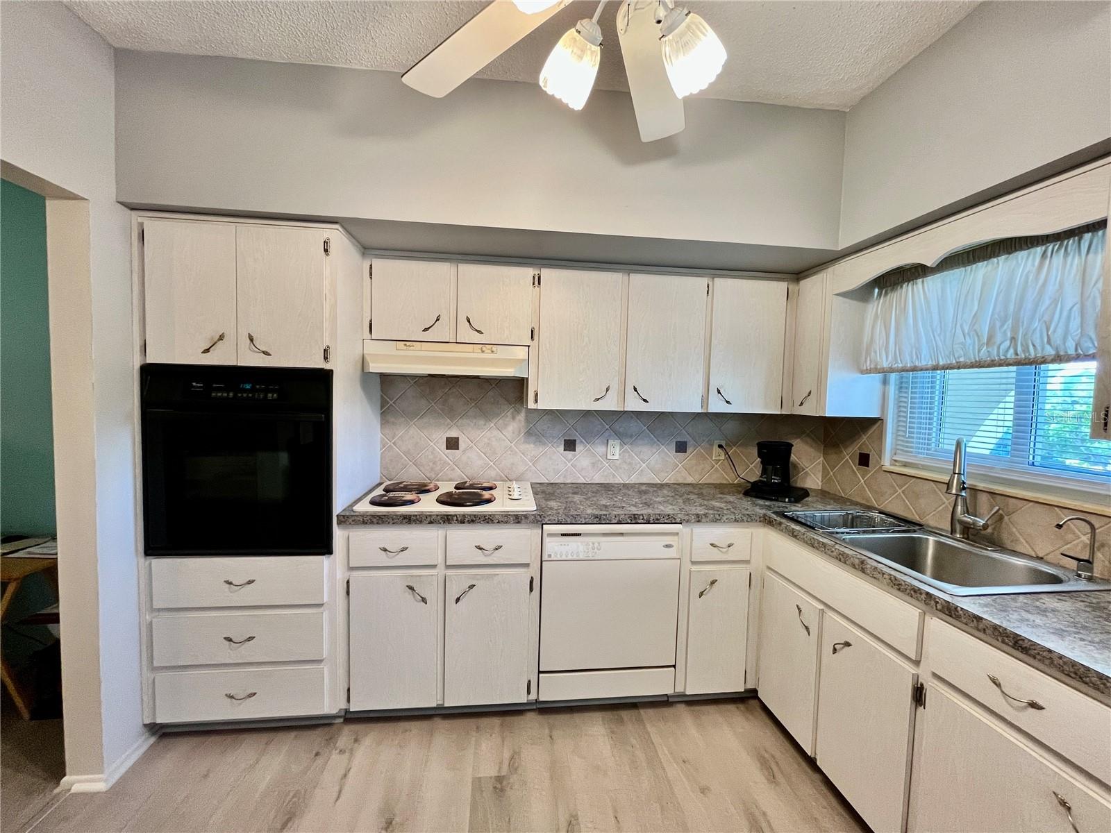 ON TOP OF THE WORLD - Residential