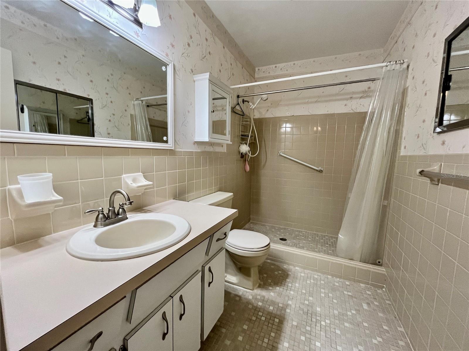 ON TOP OF THE WORLD - Residential