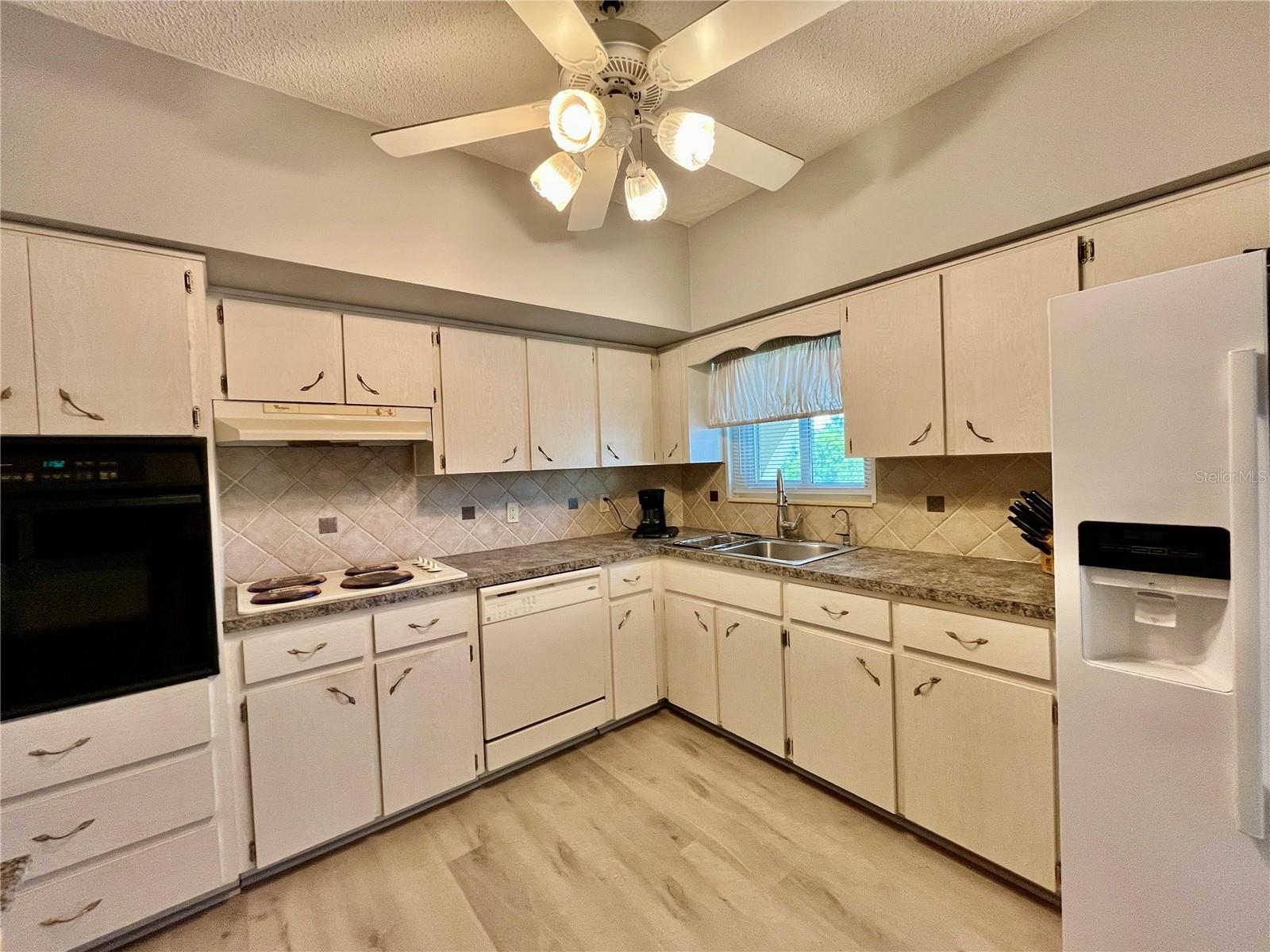 ON TOP OF THE WORLD - Residential