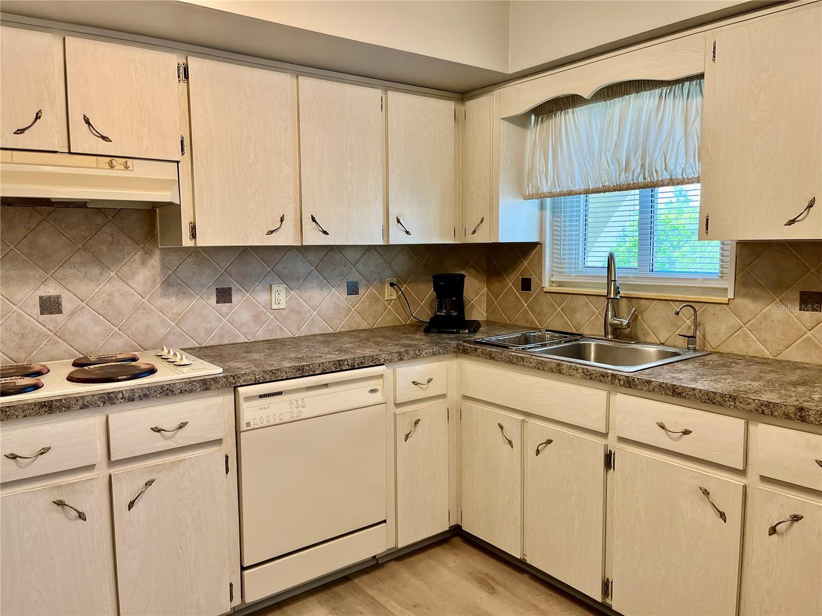 ON TOP OF THE WORLD - Residential