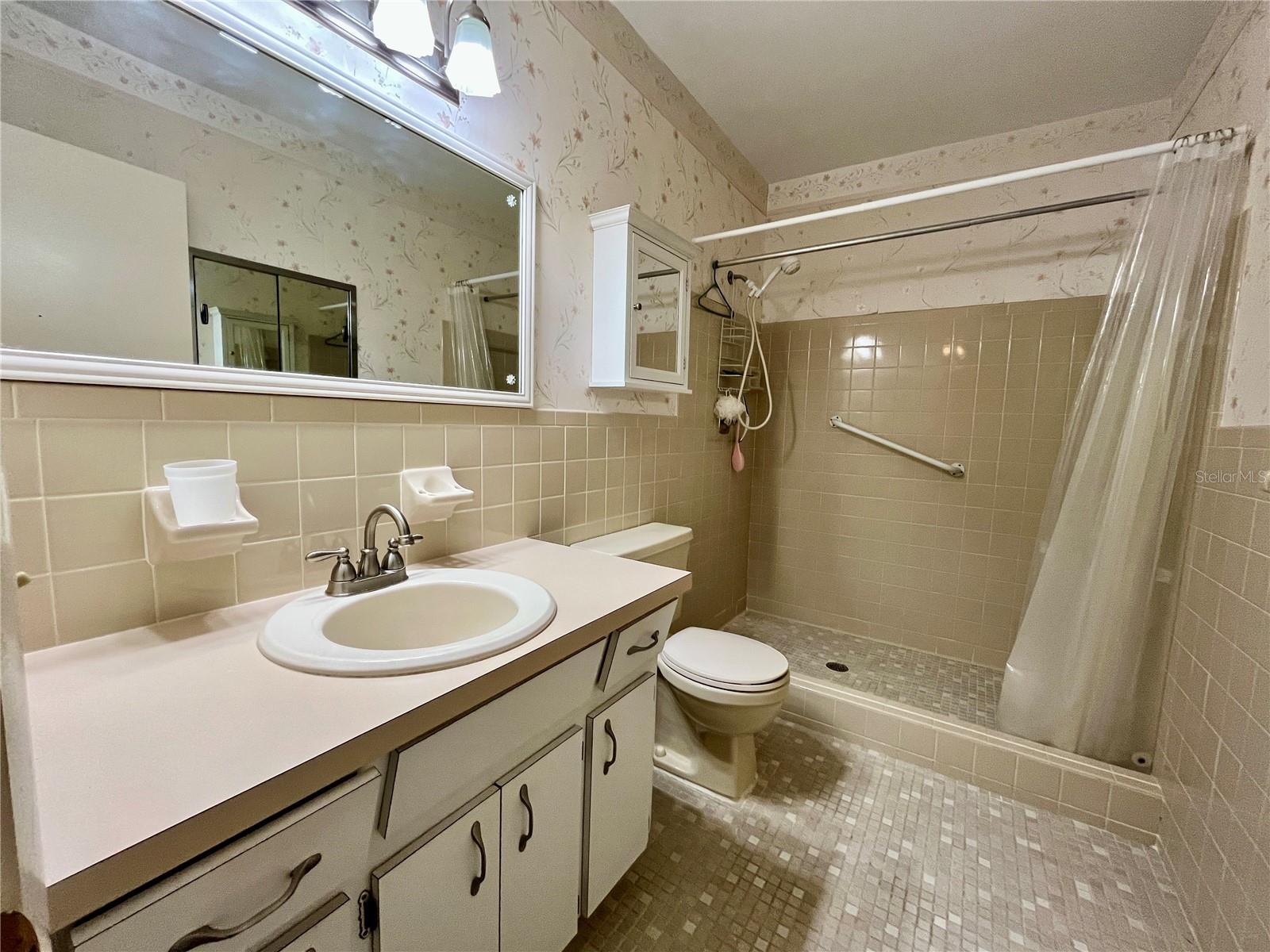 ON TOP OF THE WORLD - Residential