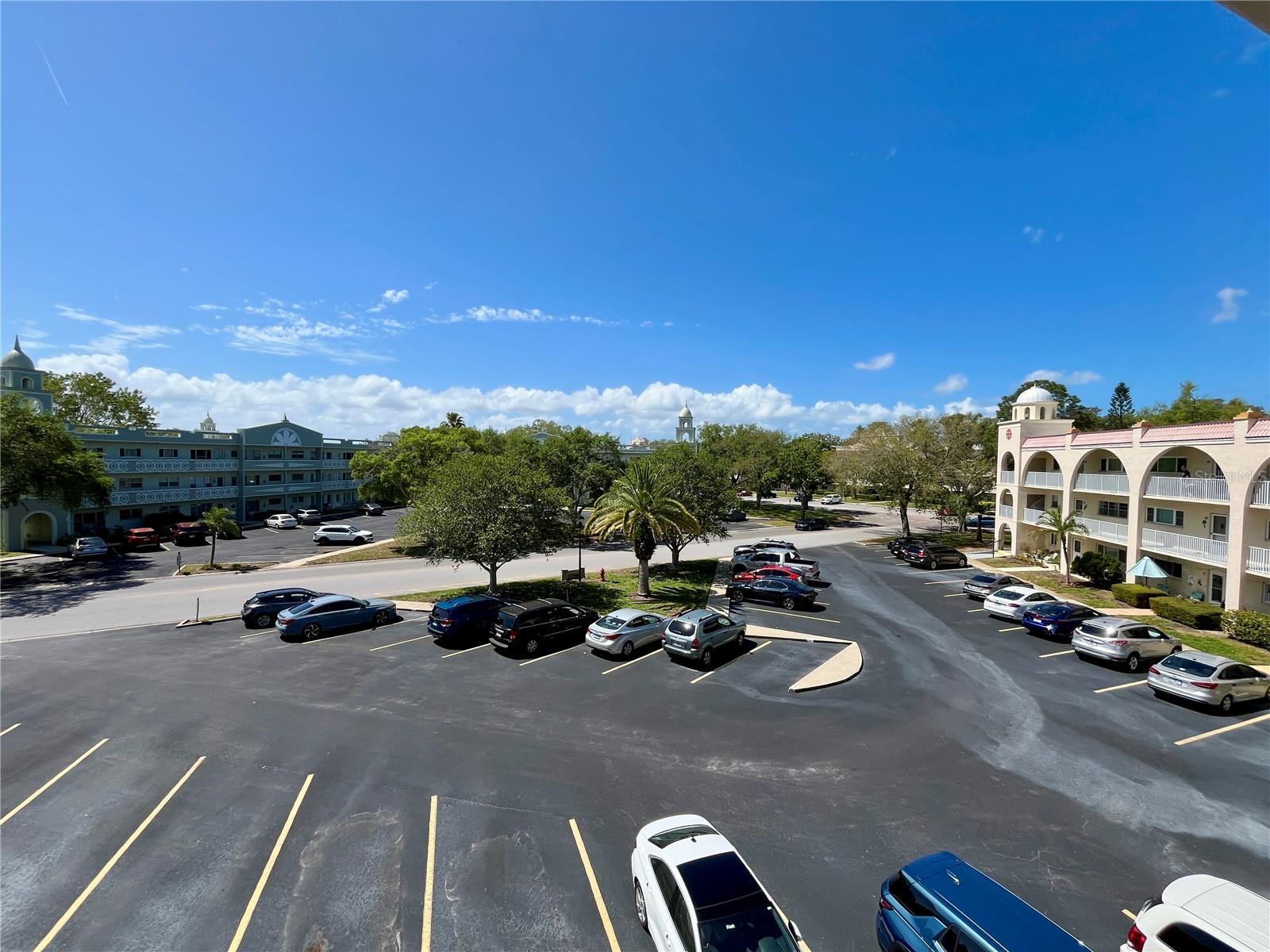 ON TOP OF THE WORLD - Residential