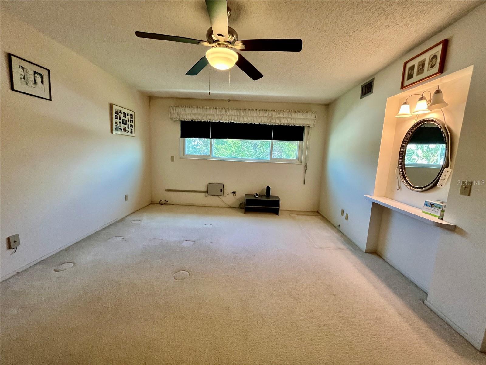 ON TOP OF THE WORLD - Residential