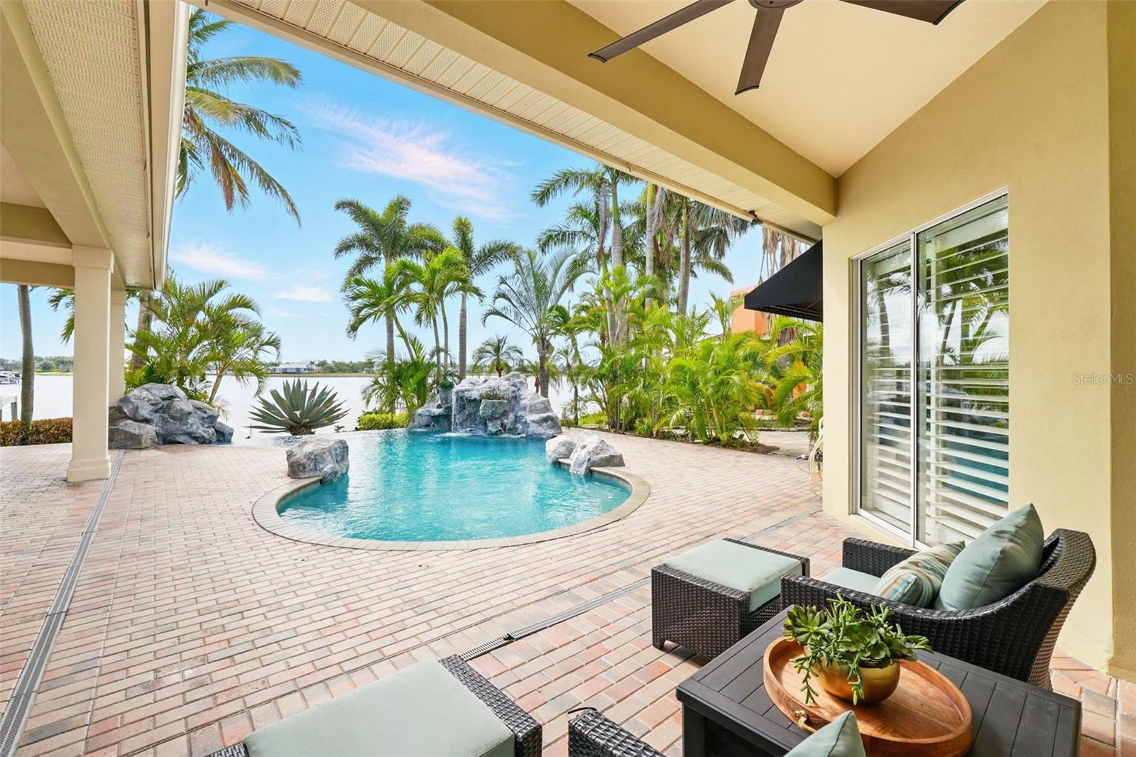 5405 MERRITT ISLAND DRIVE