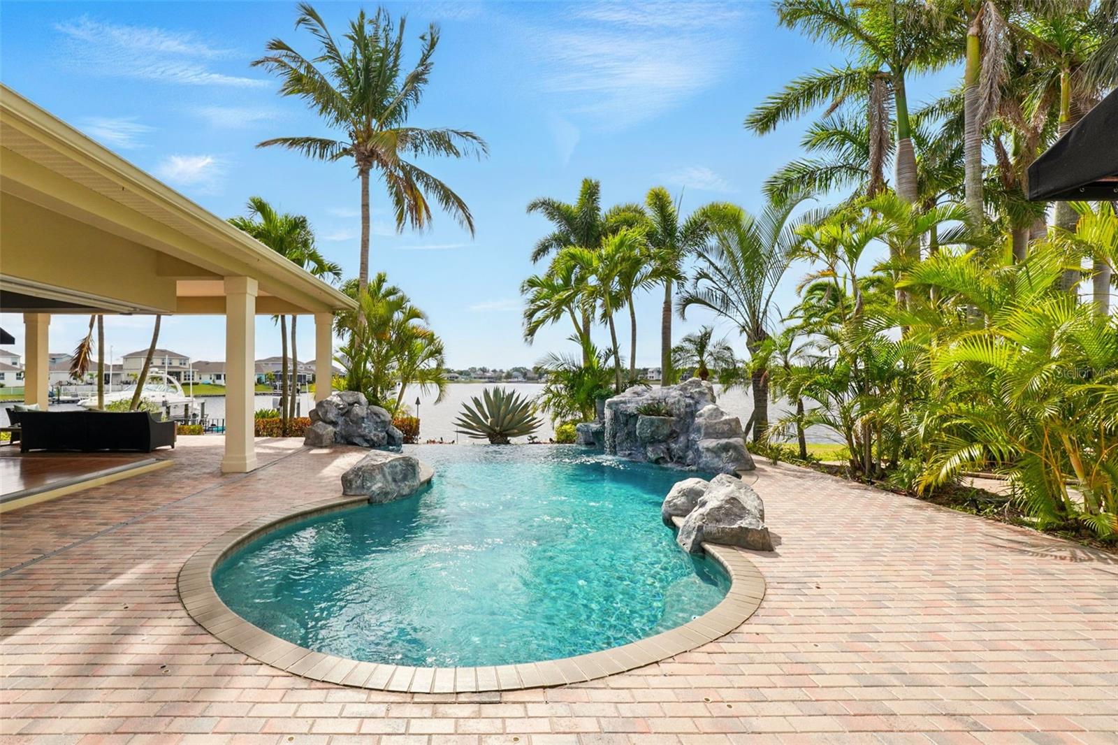 5405 MERRITT ISLAND DRIVE