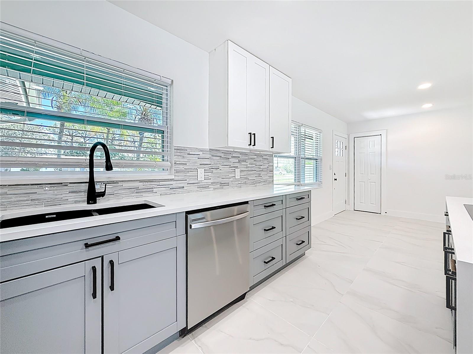SHORE ACRES OVERLOOK SEC - Residential Lease