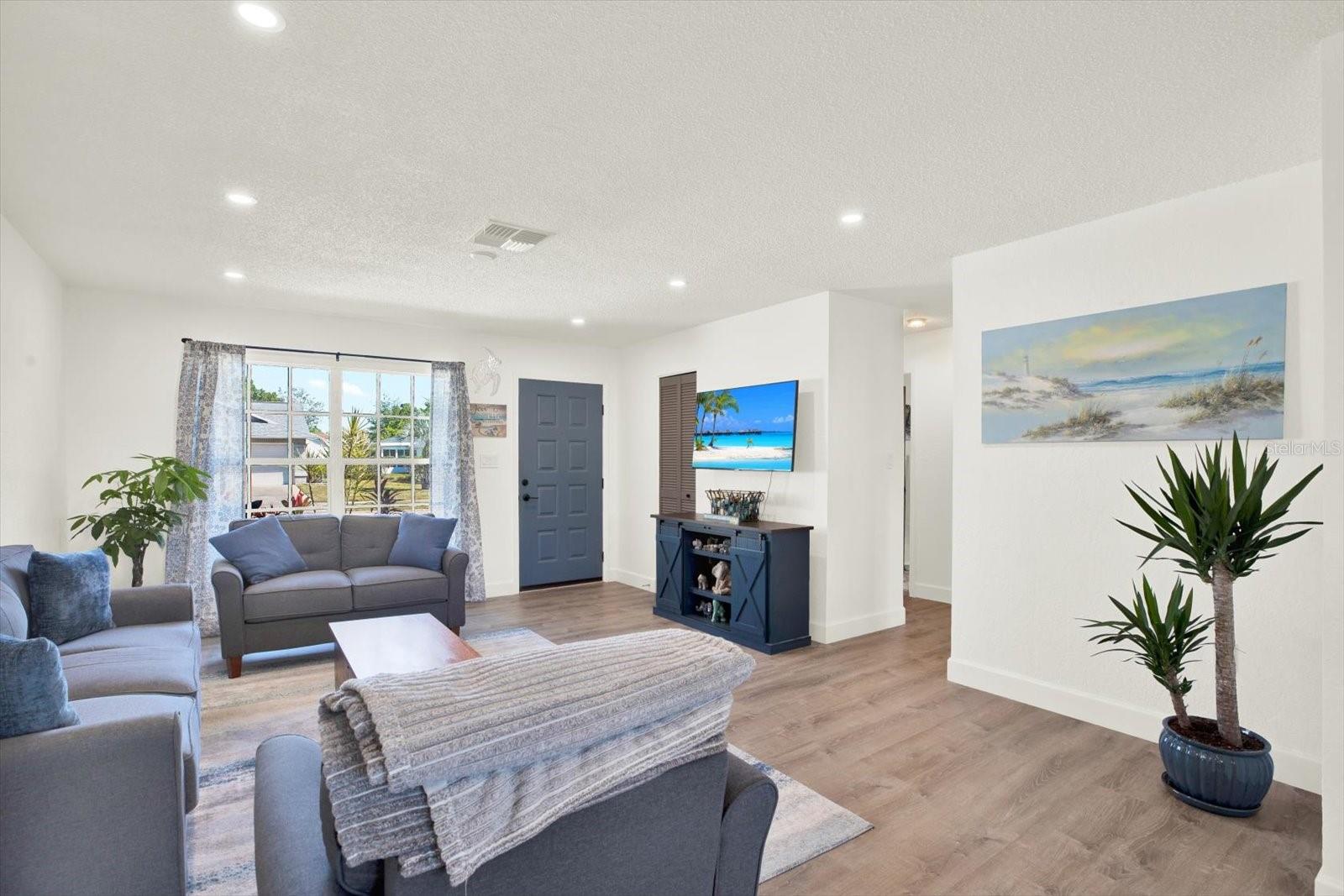 9138 MILLERS POND AVENUE