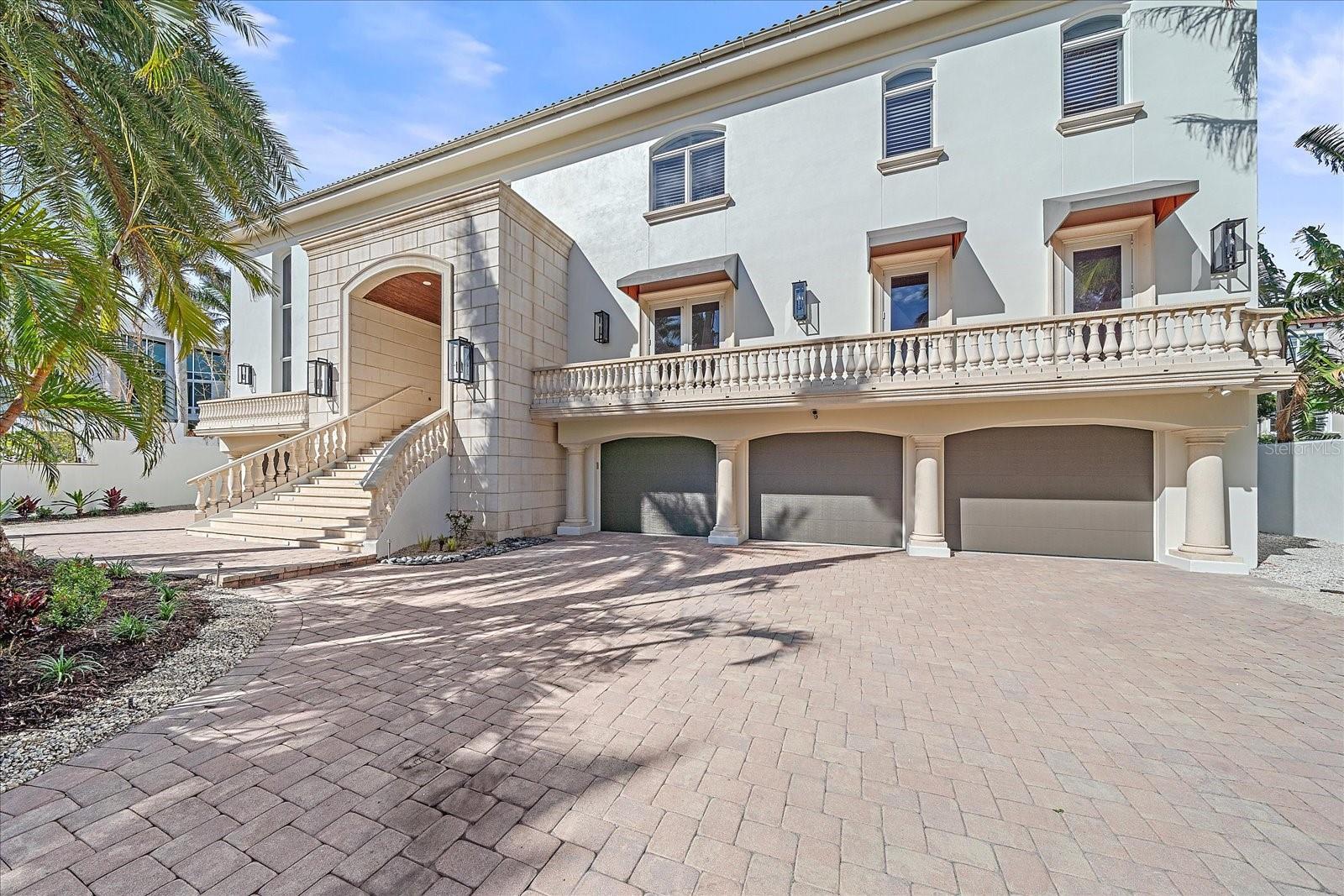 4136 ROBERTS POINT CIRCLE