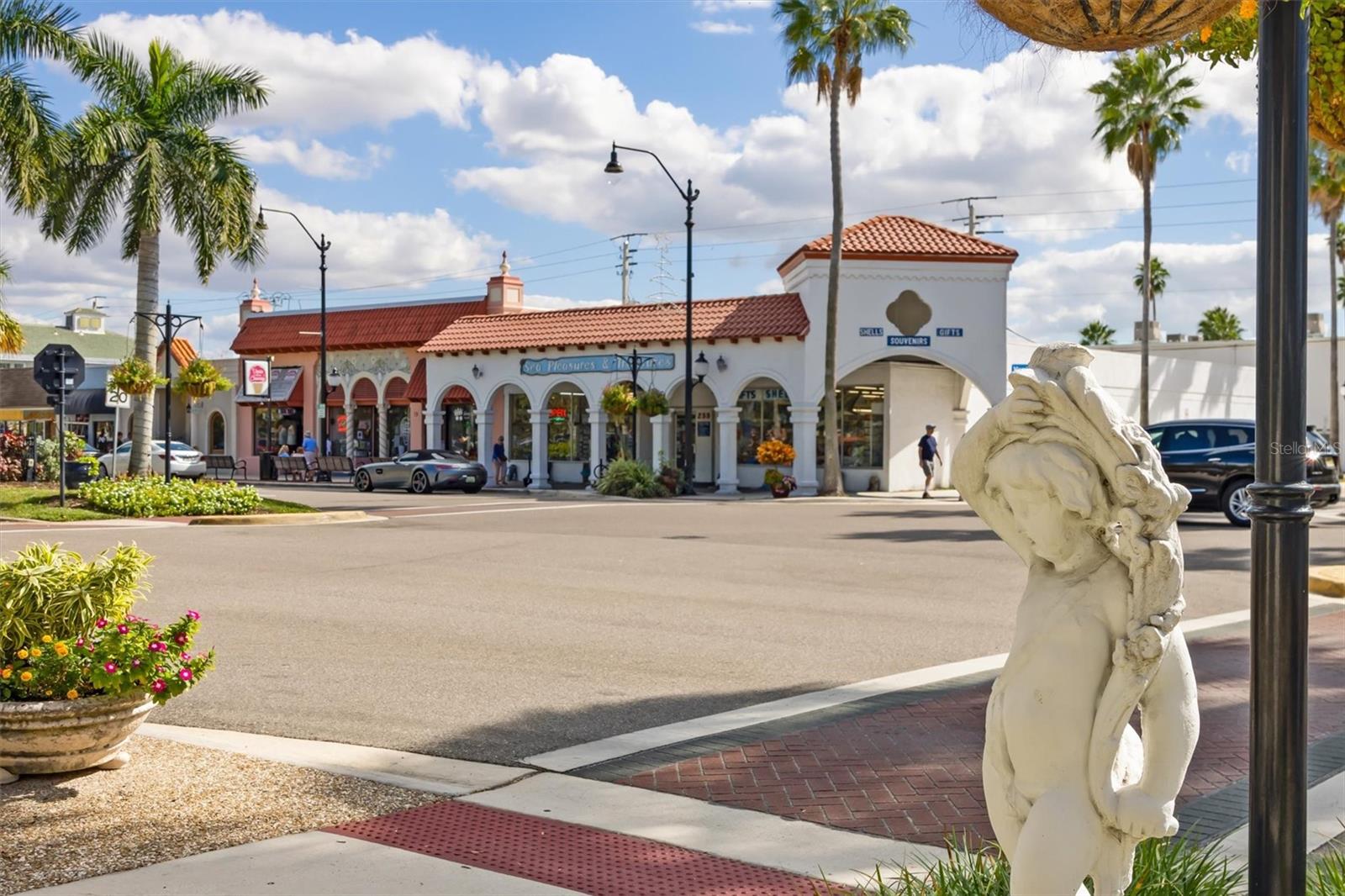 WELLEN PARK GOLF & COUNTRY CLUB - Residential