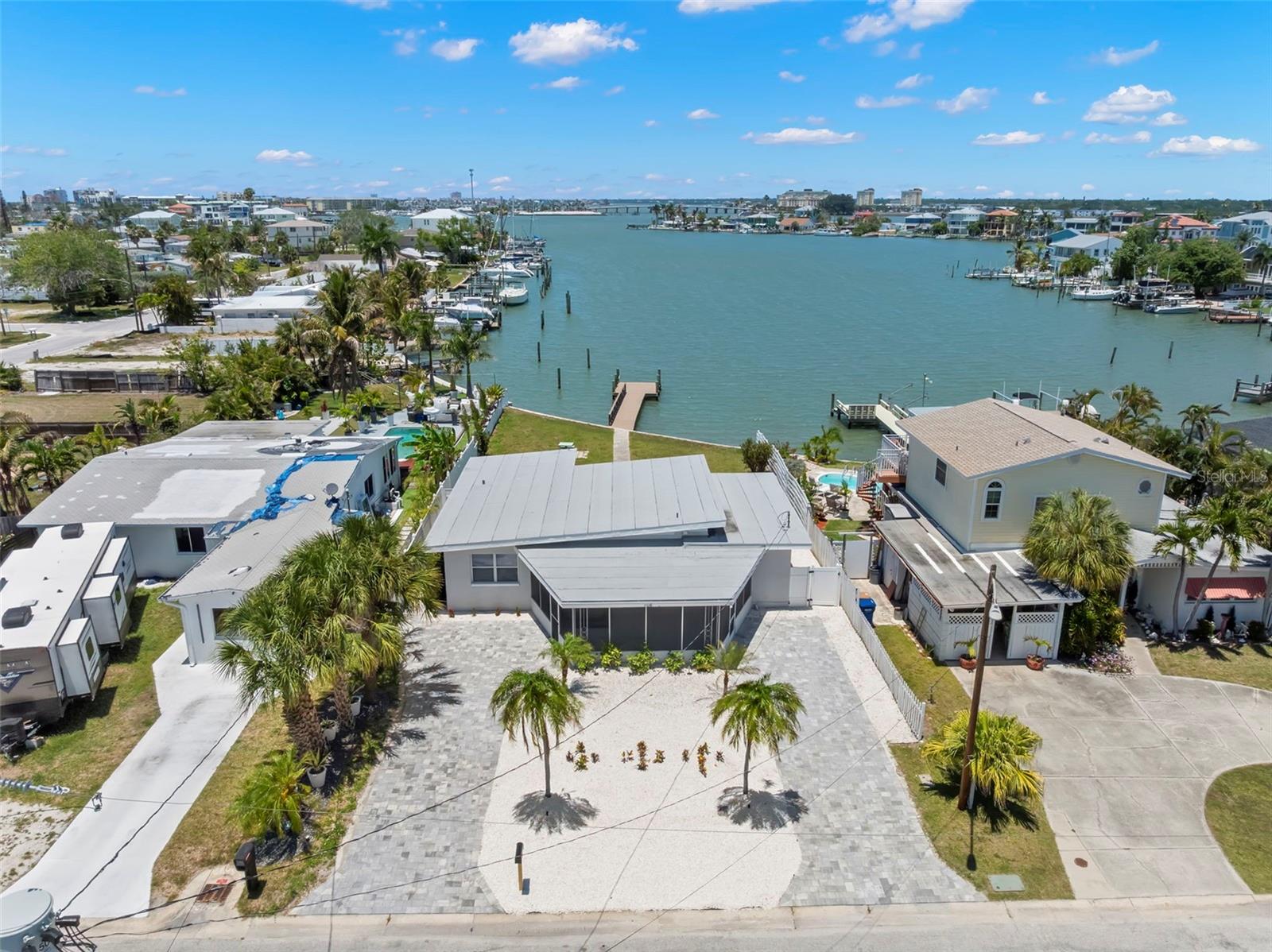 708 SUNSET COVE