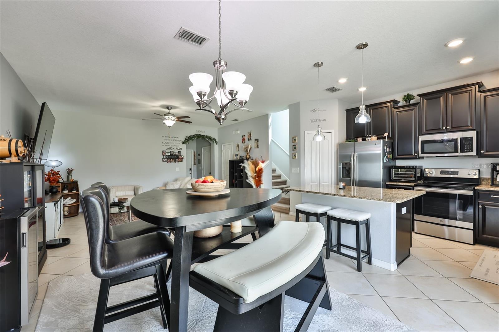 CHELSEA OAKS - Residential