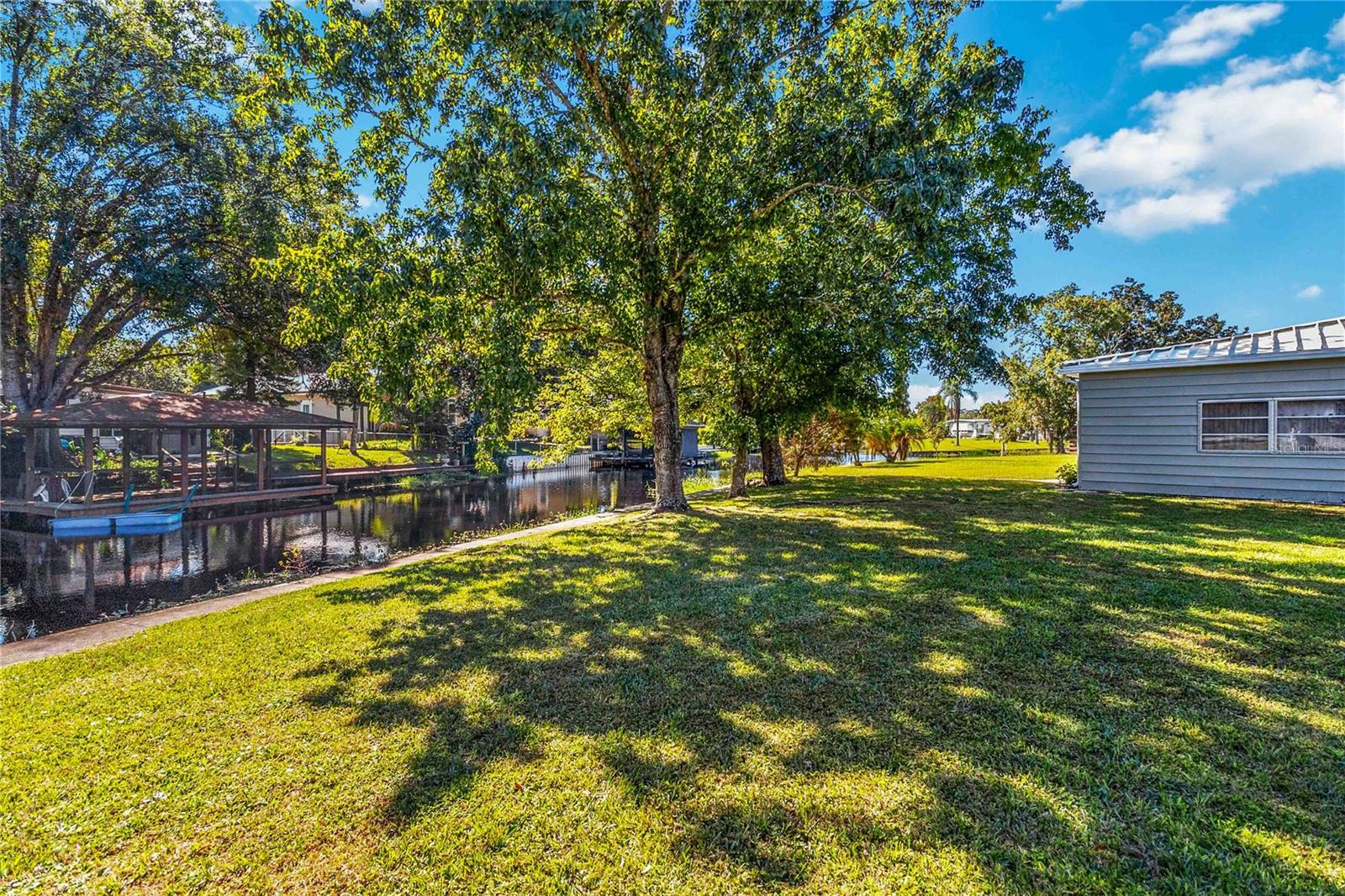 TOPS TERRACE - Residential Lease