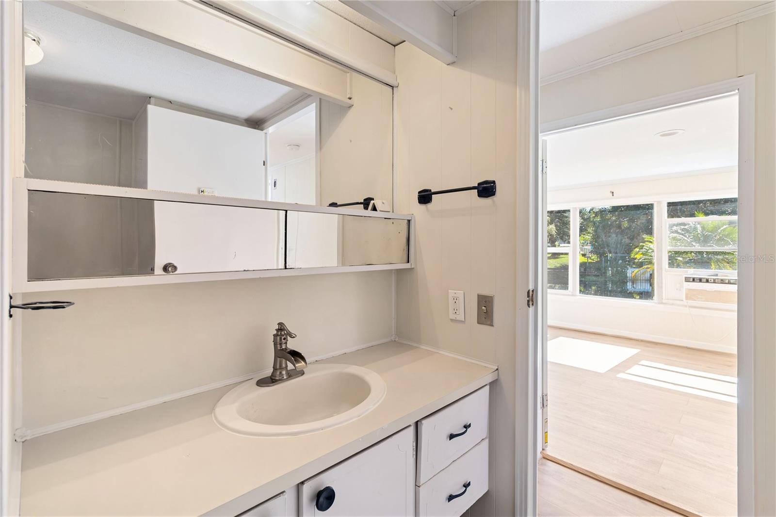 TOPS TERRACE - Residential Lease