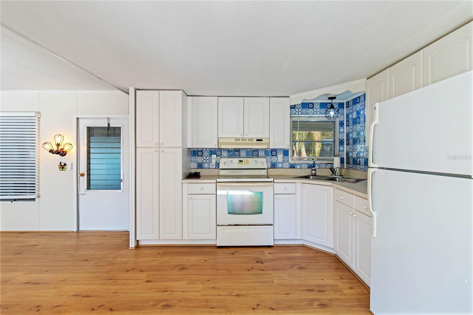 TOPS TERRACE - Residential Lease