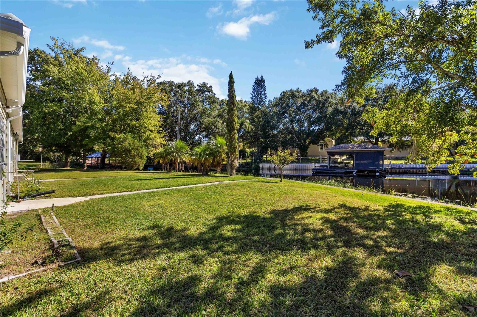 TOPS TERRACE - Residential Lease