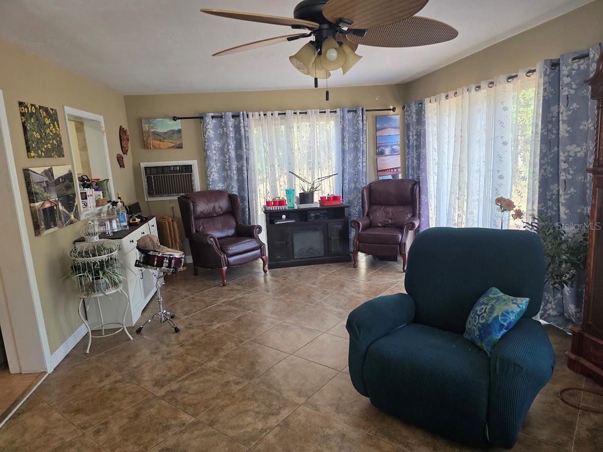 WILLISTON HLNDS - Residential