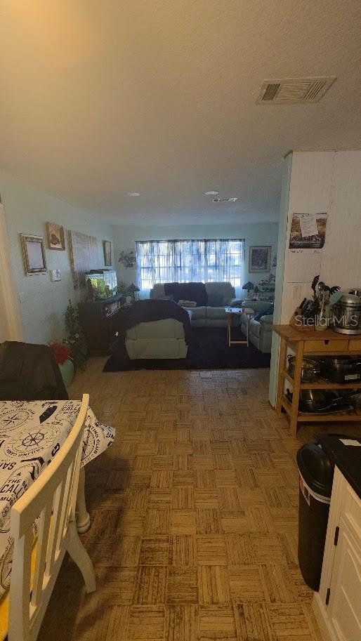 WILLISTON HLNDS - Residential